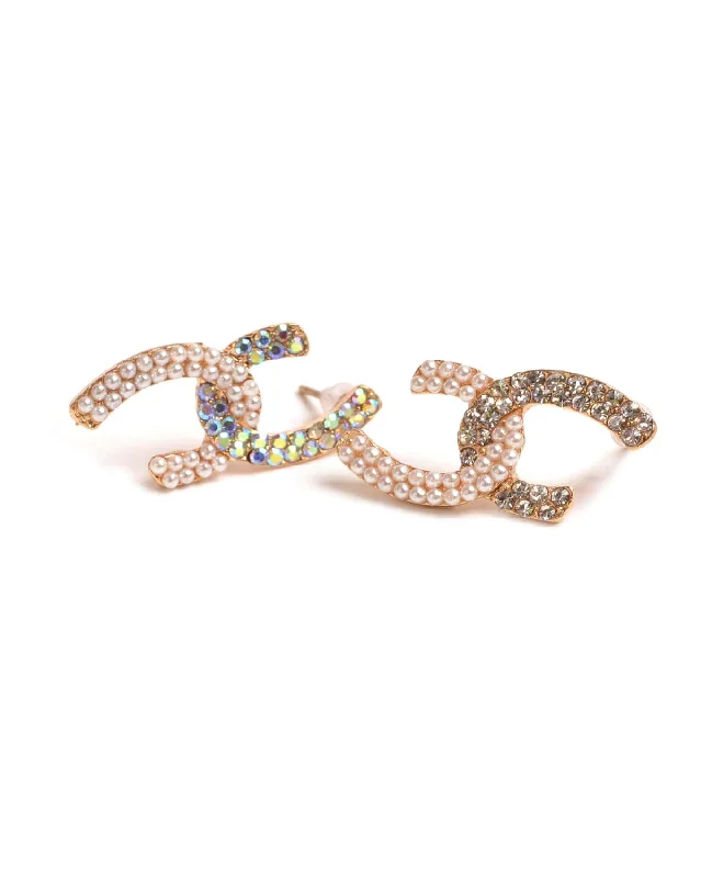 Hoop earrings with textured gold for a refined and sophisticated aesthetic-Connecting U Earrings