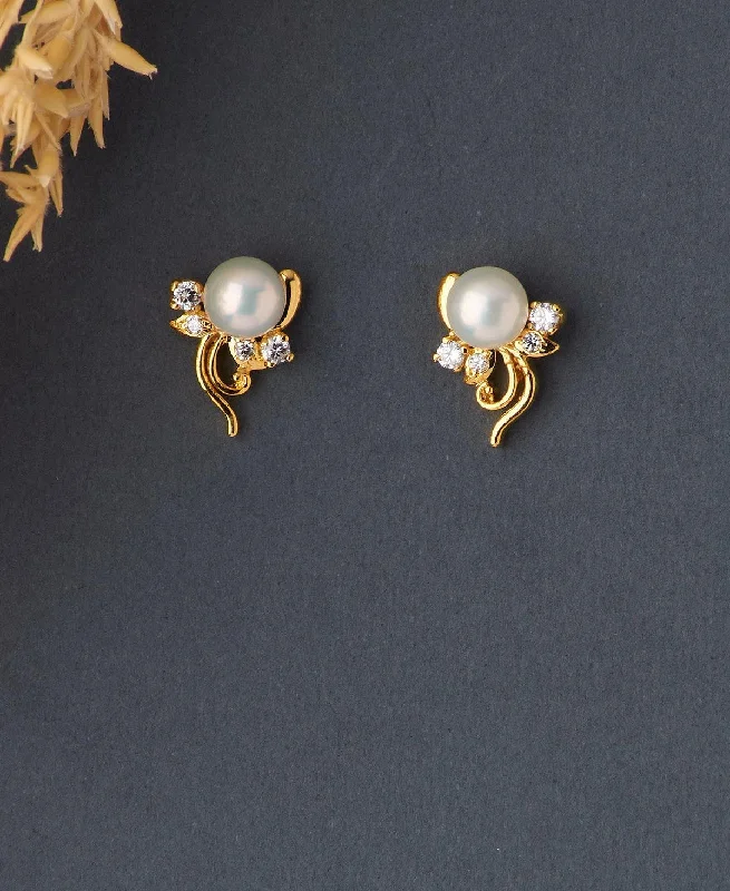 Best hoop earrings with geometric hexagon shapes for a modern, angular look-Floral White Pearl Stud Earring