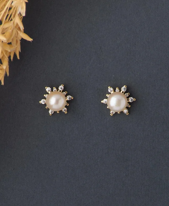 Best hoop earrings with marbled designs for a trendy and artistic effect-Floral White Stud Pearl Earring