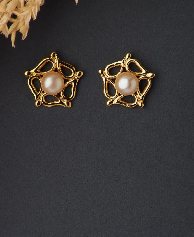 Best hoop earrings with butterfly motifs for a playful and whimsical appearance-Flory Pearl Stud Earring