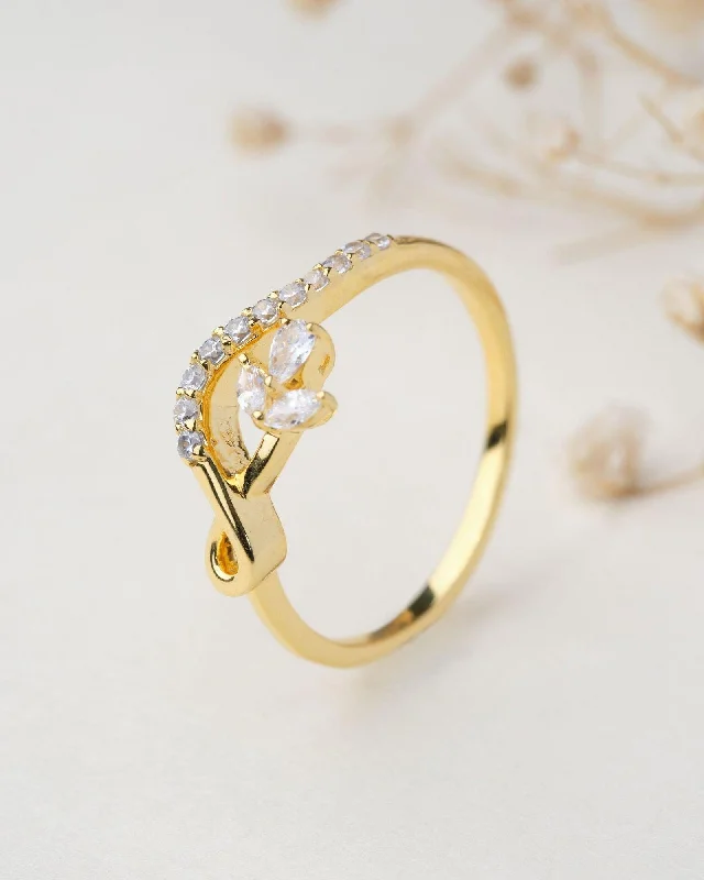 Best hoop earrings with marbled designs for a trendy and artistic effect-Ivory Leafy 18Kt Gold & Diamond Ring