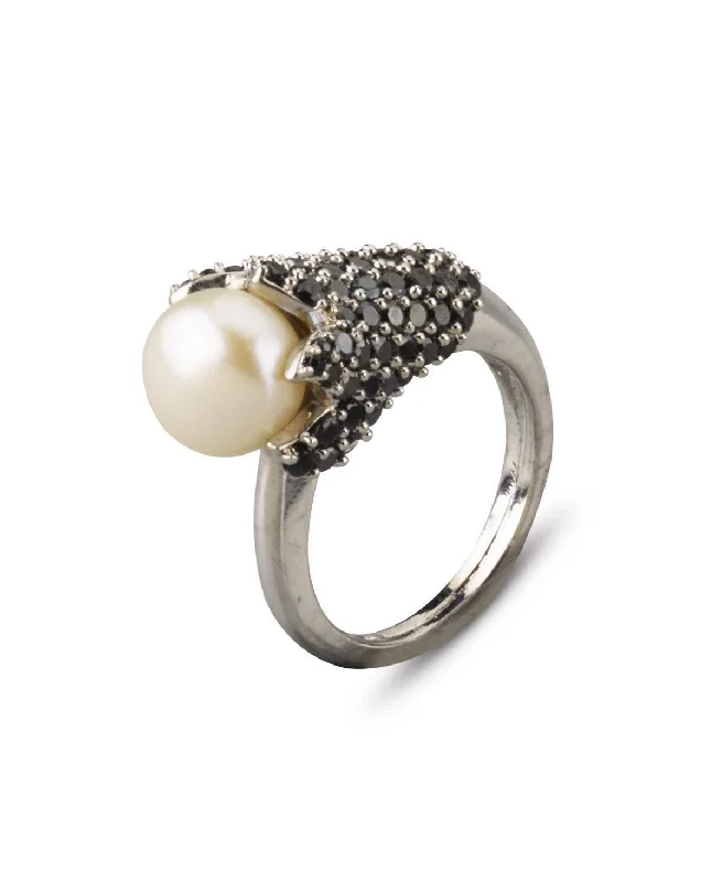 Best hoop earrings with butterfly motifs for a playful and whimsical appearance-Gorgeous Pearl Ring