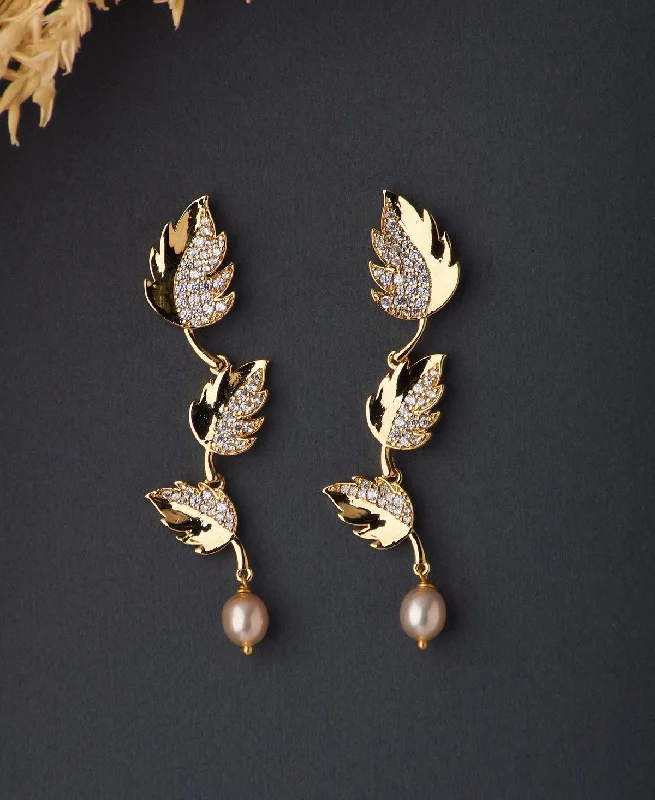 Hoop earrings with crescent moon shapes for a celestial and mystical appearance-Leaf Hanging Pearl Earring