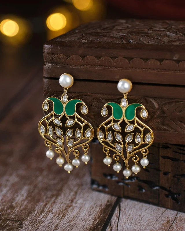 Best hoop earrings with geometric shapes for a modern and artistic appeal-Pratichi Pearl Jhumka