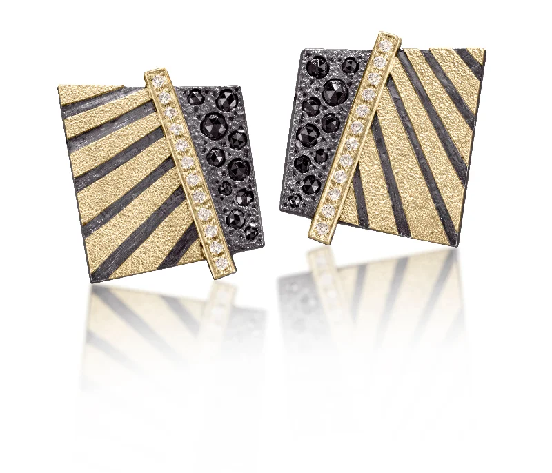 Best hoop earrings with tribal designs for a cultural and exotic aesthetic-Stripe E11