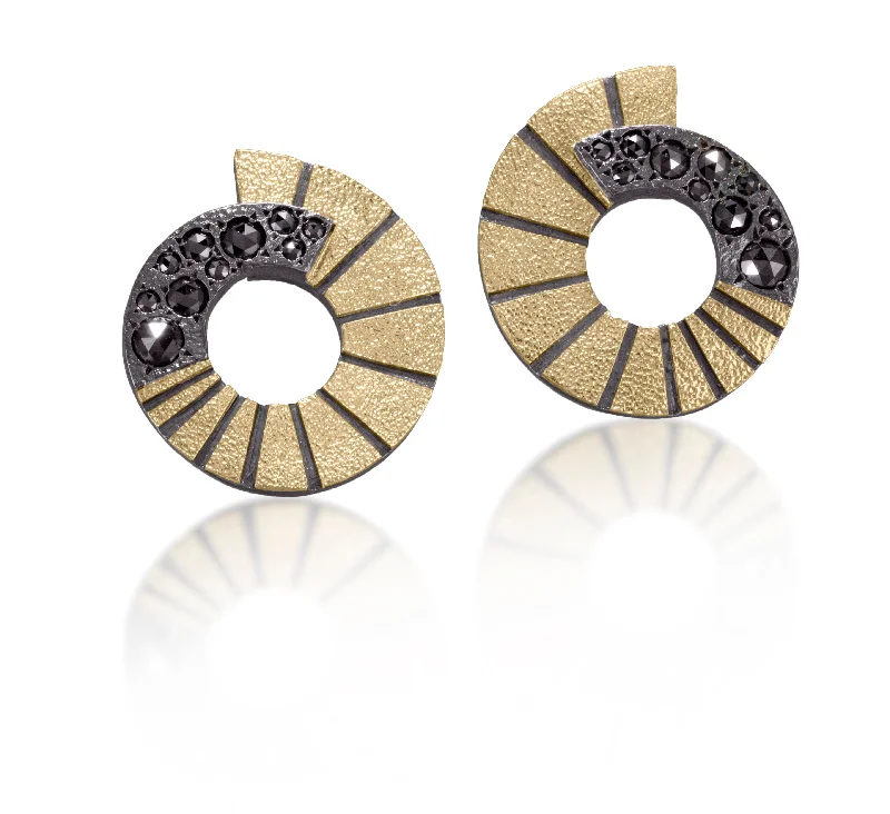 Hoop earrings with multi-tone finishes for a colorful and layered effect-Stripe E12