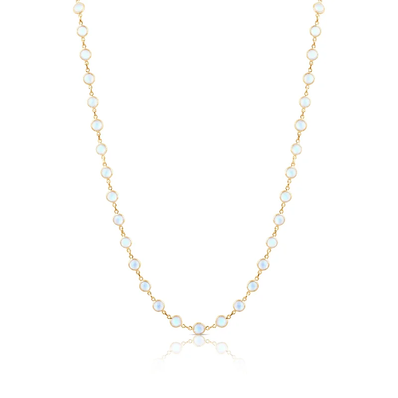 Stunning necklaces and pendants with aquamarine stones for a serene effect-Rainbow Moonstone Round Necklace In 18K Yellow Gold