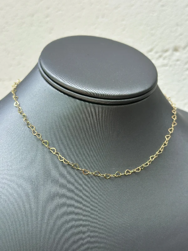 Simple necklaces and pendants with bar pendants for a sleek modern design-Tiny Heart Link Chain